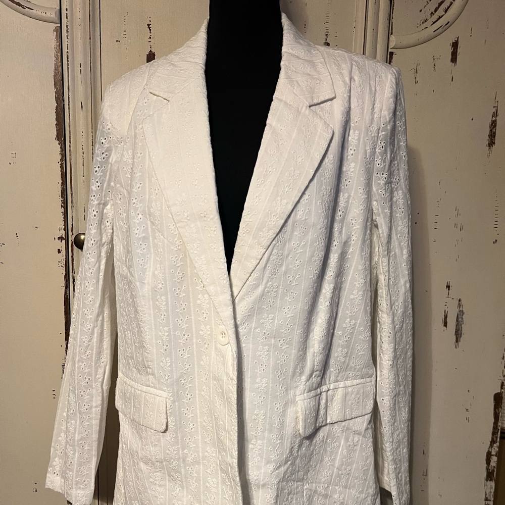 WeWoreWhat Eyelet White Blazer Tailored Notched Lapels
